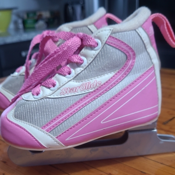 Kids Pink and Gray Ice Skates - Picture 3 of 10